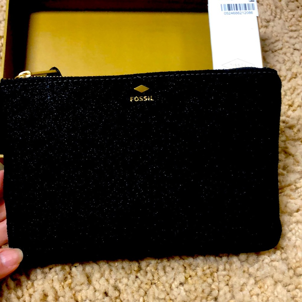 Black  wristlet